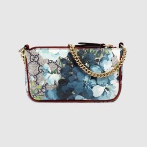 NEW!! Gucci Blue Blooms Wristlet Wallet on Chain